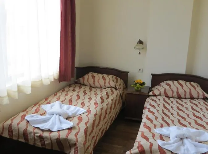 & Mountain Romance Guest house